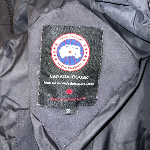 Canada Goose Navy Puffer Coat with Fur Trim - Picture 8 of 8